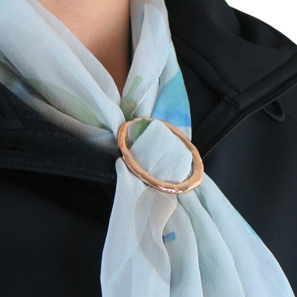 Set of 4 Gold-Toned Round Scarf Rings – Hammered T-Shirt Tie Clips / Scarf Styli - Picture 3 of 15